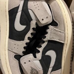 Nike White and Black Zoom Air Sneakers